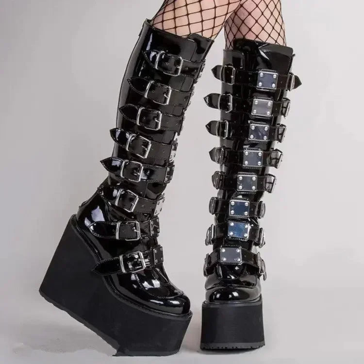 Valkyrie Buckle Platform Boots – Stivali alti donna gothic con fibbie
